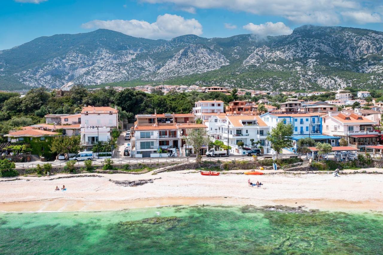 Casa Sulla Spiaggia Cala Gonone Esterno foto