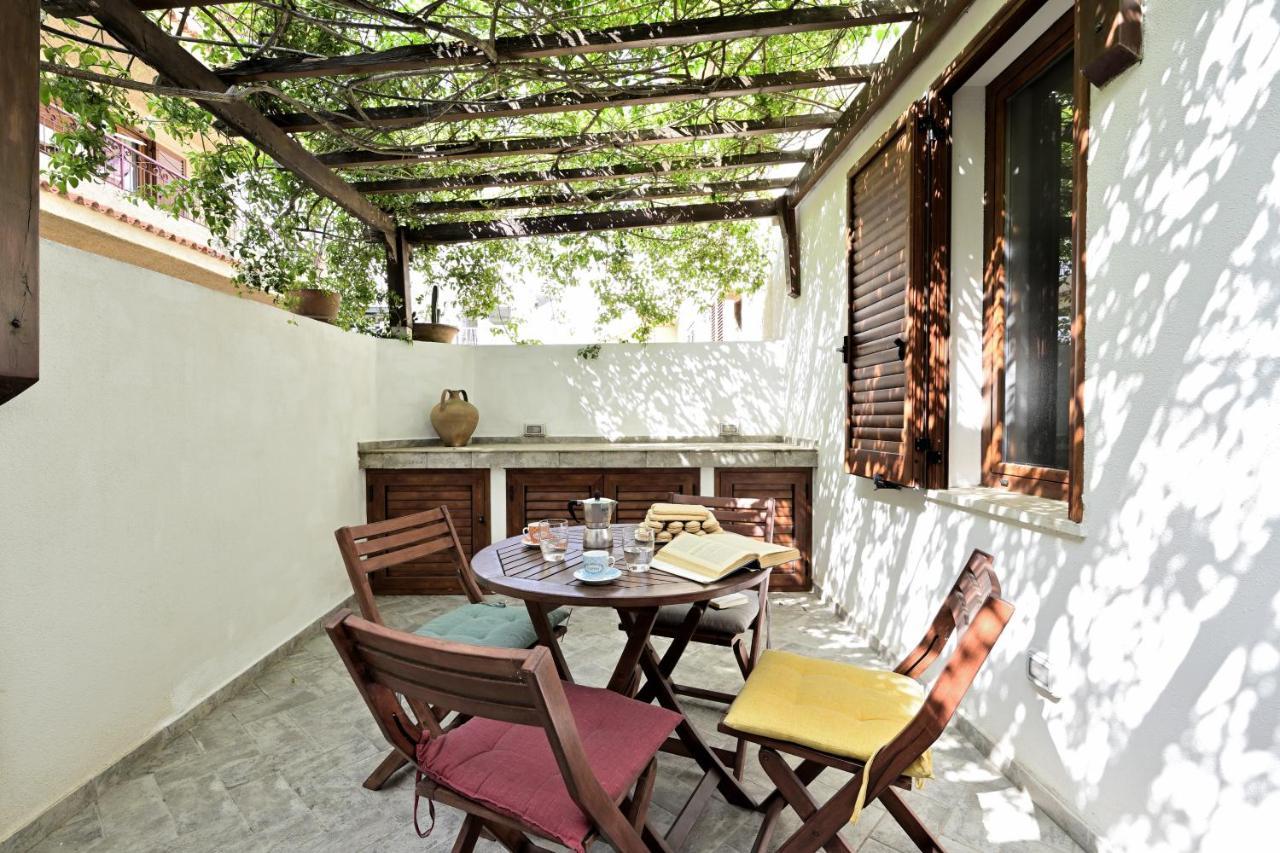 Casa Sulla Spiaggia Cala Gonone Esterno foto